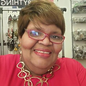 Meet your Posher, Regina